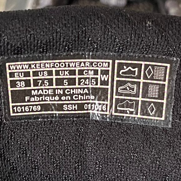 Keen Dry Waterproof Hiking Boots, like new - Picture 4 of 14